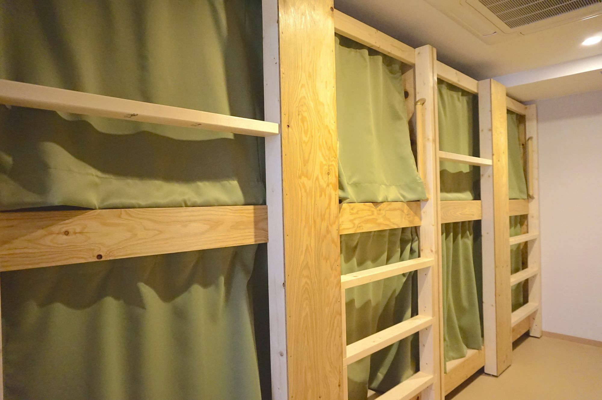 Hostel Rakutsuki Ōsaka Extérieur photo