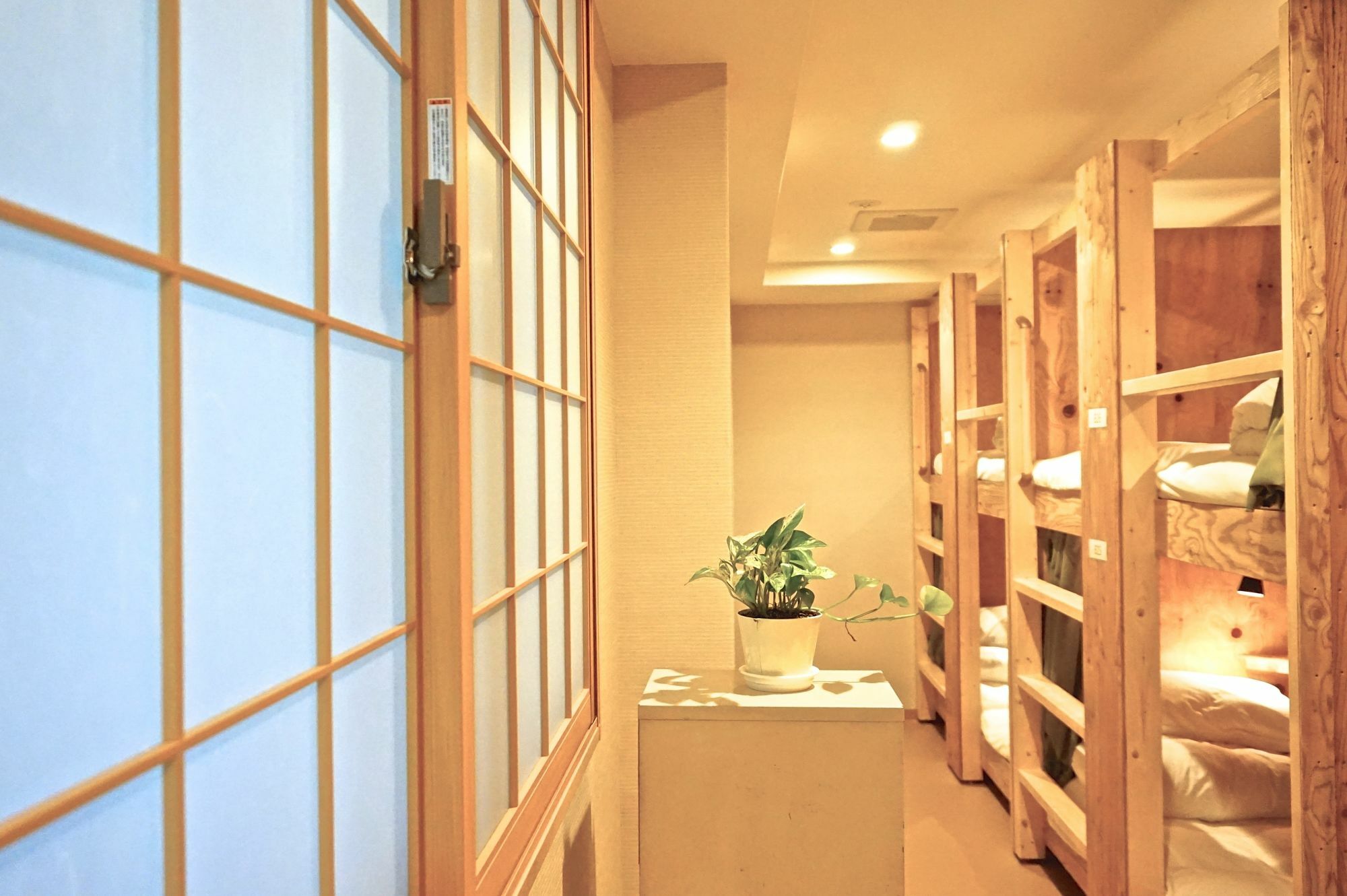 Hostel Rakutsuki Ōsaka Extérieur photo